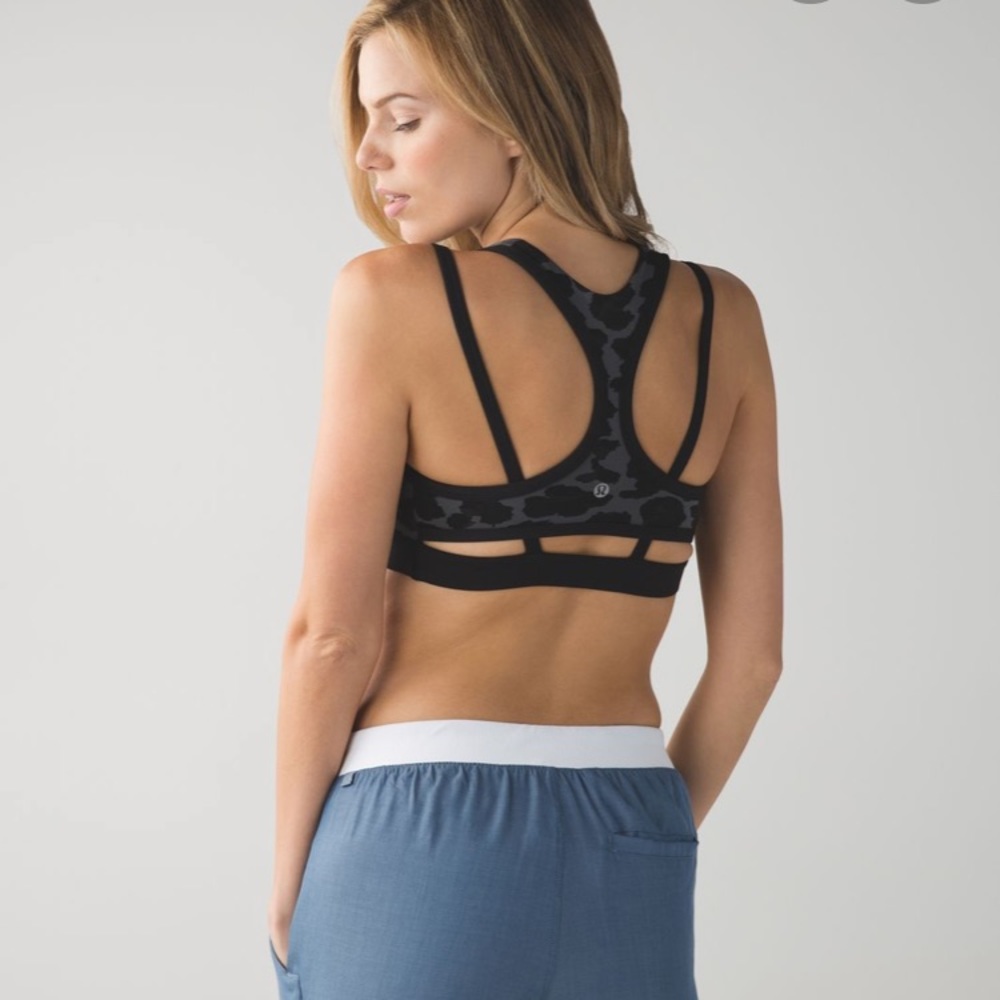 Lululemon sports bra